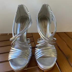 CHINESE LAUNDRY Silver Strappy Platform Heels 6.5  thumbnail 3