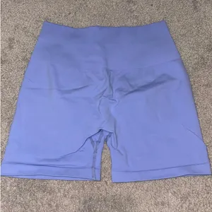 Aurola Amazon Shorts thumbnail 1