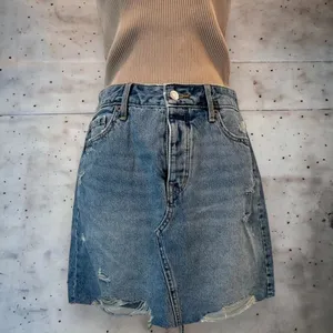 Old Navy Denim Mini Skirt Light Wash‎ Distressed Raw Hem Button Fly Size 6 thumbnail 2