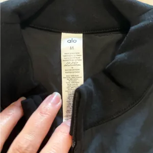 NWOT Alo Shrug thumbnail 3