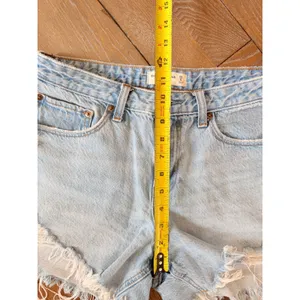 Abercrombie & Fitch The Baggy Short Womens Light Wash 28 6 Distressed Low Rise thumbnail 4