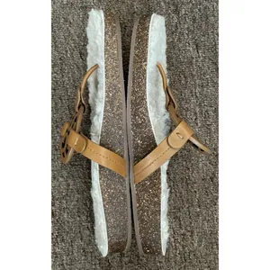 Tory Burch‎ Miller Cloud Shearling Thong Sandals thumbnail 3