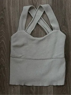 Abercrombie & Fitch Light Grey Ribbed Knit Cropped Tank Top Size Medium thumbnail 1