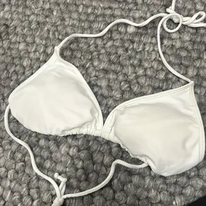 Dippin’ Daisy’s White Strappy Bikini Top Size Medium’s‎ thumbnail 1