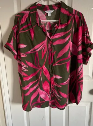 Time and Tru Olive Button-Front Shirt with Hot Pink Leaf Print thumbnail 1