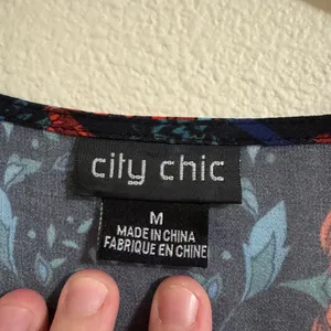 City Chic Floral Maxi shawl - Black and Red thumbnail 2