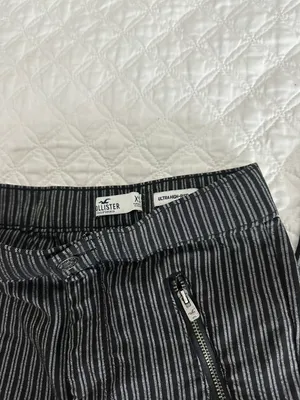 Hollister Pants thumbnail 4