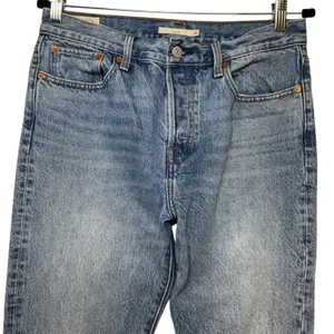Levis Wedgie Straight Jeans‎ Womens 30 Blue High Rise Button Fly Raw Hem Denim thumbnail 3