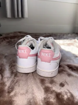 Pink Nike Shoes Women’s thumbnail 3