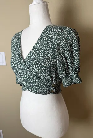 American Eagle Puff Sleeve Green Floral Print Wrap Top Size XS thumbnail 1