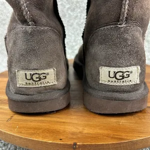 Ugg boots women’s size 6 thumbnail 2