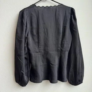 NWT Gap Babydoll Blouse Womens Small Scallop Eyelet Satin Black Office Bow Top thumbnail 5