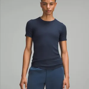 Lululemon Love Crew Short Sleeve T-Shirt Black Women’s PtP 18” Across Outdoor thumbnail 2