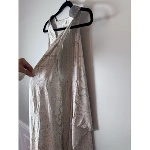 Alexis Long Sleeveless Snakeskin Printed Maxi Dress With Cape XS Flowy EUC thumbnail 10