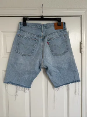 Levi’s 501 Mid Thigh Jean Denim Shorts Light Blue Raw Hem 28 thumbnail 2