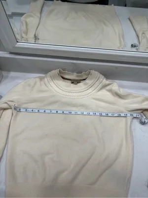 Burberry 100% cashmere sweater fits more like a Medium/large thumbnail 10
