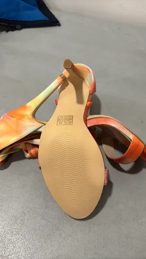 Allegra K “I am selling this item in good condition. I ship fast and accept offers.” thumbnail 4