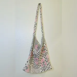 Free‎ People Cream Shoulder Tote with Pink Floral Accents thumbnail 3