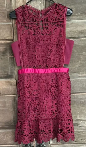 Romeo & Juliet Couture wine-colored lace‎ cutout dress Size Medium Crochet thumbnail 1
