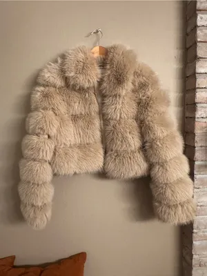 AZALEA WANG Khokho Faux Fur Cropped Jacket thumbnail 2