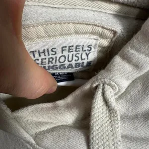 P310. American Eagle. cream oversized hoodie Size M thumbnail 2