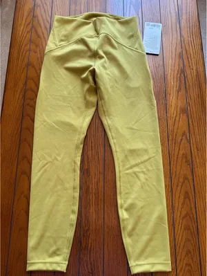 Lululemon Instill High Rise 25” Auric Gold Size 8 NWT thumbnail 3