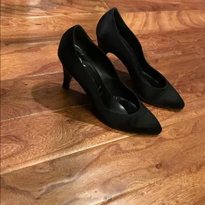 Authentic YSL Black Satin Heels Size 6.5 thumbnail 3