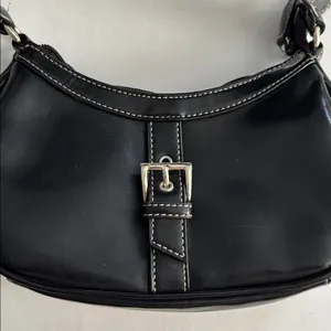 Nine & Co. FAUX LEATHER MINI BLACK BAG…SILVER BUCKLE ADORNMENT ZIP CLOSURE thumbnail 8