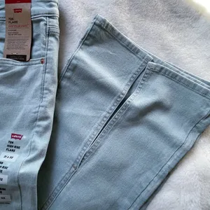 Levi's 726 Women's Light Wash High Rise Flare Jeans Size 12 thumbnail 6
