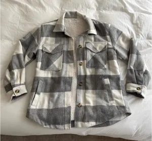 Gray & Cream Plaid Sherpa thumbnail 1