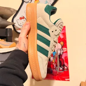 Adidas Kids samba XLG J brand new with box tags thumbnail 2