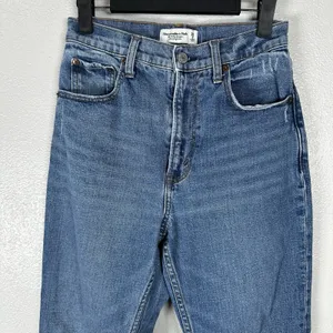 Abercrombie & Fitch Curve Love Ankle Straight Ultra High‎ Rise Jeans Womens 26/2 thumbnail 2