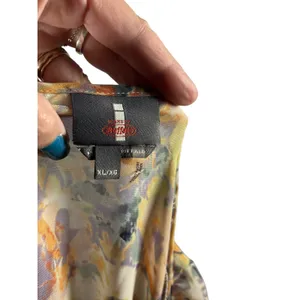 Jeans by Buffalo Floral Tie-Hem Blouse in Yellow, Orange and Green thumbnail 4