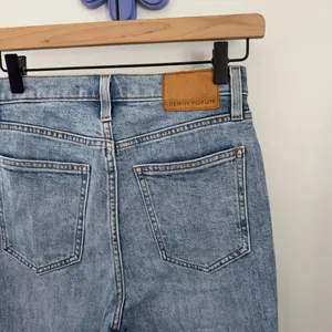 Aritzia Denim Forum 26 Arlo High Rise Straight‎ Jeans Distressed Organic Cotton thumbnail 4