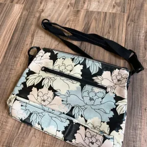 ‎Sakroots crossbody purse thumbnail 4