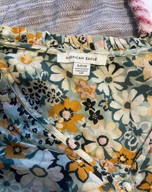 American Eagle Outfitters Floral Top thumbnail 3