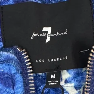 7 For All Mankind Woman Blue Floral Tile Quilted Cropped Jacket Size Medium NeW thumbnail 4