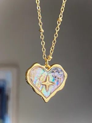 Handmade gold tone stainless steel heart sparkle shell necklace🐚⭐️🌀 thumbnail 1