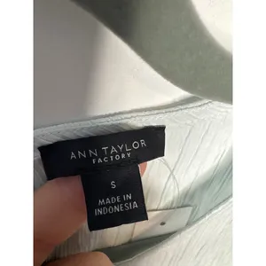 Ann Taylor Pale Seafoam Green Crewneck Cuff Tee Small Casual Top Blouse NEW thumbnail 3