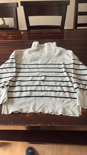 Small Boutique Sweater thumbnail 4