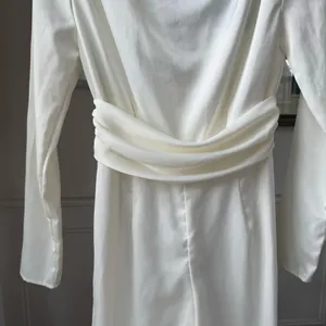 NWT PrettyLittleThing Ivory Satin High Neck Jumpsuit 6 thumbnail 4
