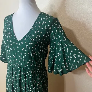 Faithfull The Brand Melia Floral Midi Dress in green white flowers WOMENS SMALL thumbnail 2