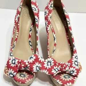 Tory Burch Dory Red Floral Canvas Peep Toe Wedge Espadrilles Size 7.5 Beachy thumbnail 9