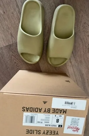 Yeezy Slides Resin thumbnail 1