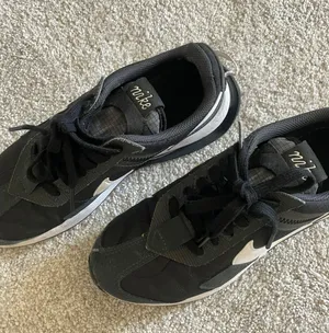 Nike Sneakers thumbnail 2