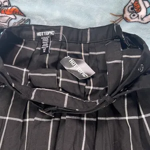 HOT TOPIC Plaid SKIRT thumbnail 4