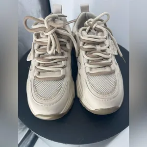 Olnitz cream sneakers size 5 1/2 cream color‎ bin 1 thumbnail 2