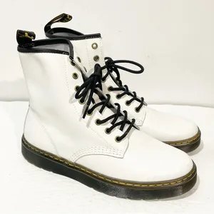 Dr. Martens Women's Size 10 Zavala Combat Boots White Leather 8 Eyelet Lace Up‎ thumbnail 3