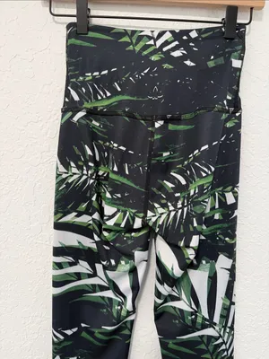 BEYOND YOGA Tropical Leaf-Print High-Waist Leggings Size Small thumbnail 3
