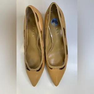 Lauren Ralph Lauren Y2K Vintage Style Tan‎ Kitten Heel Pumps Size 6.5 thumbnail 3